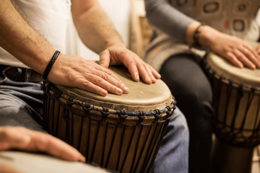 Playing music in music therapy for addiction recovery
